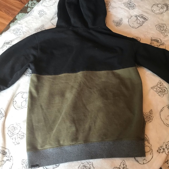 Volcom zip up - Picture 3 of 3